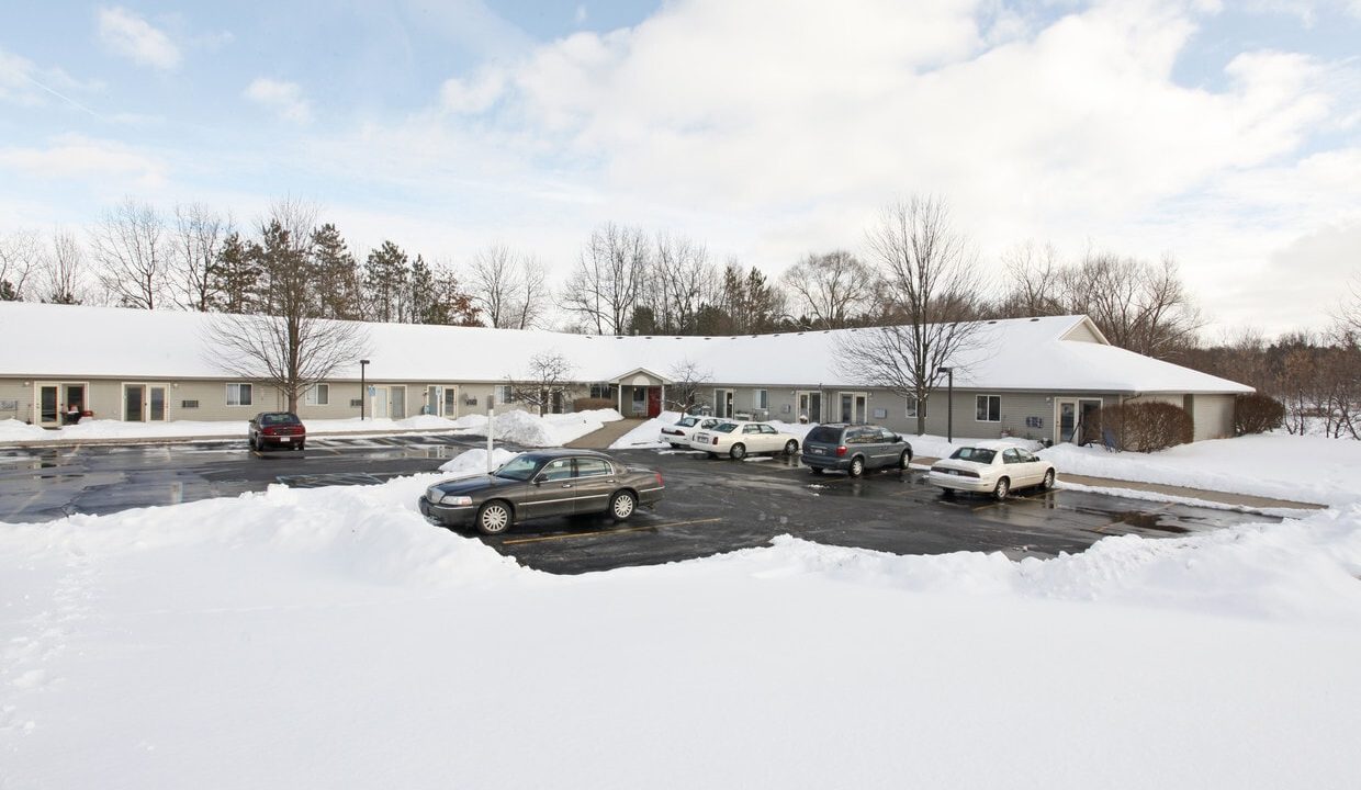 woodhill-senior-apartments-manchester-mi-building-photo