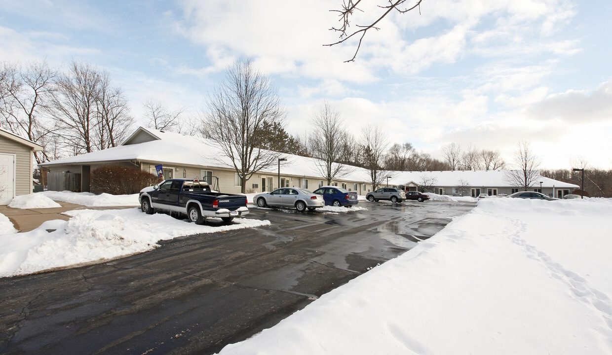 woodhill-senior-apartments-manchester-mi-primary-photo